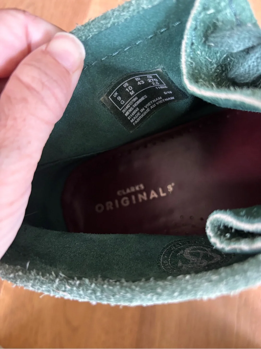 Clarks wallabee boot in forest green mens 10
